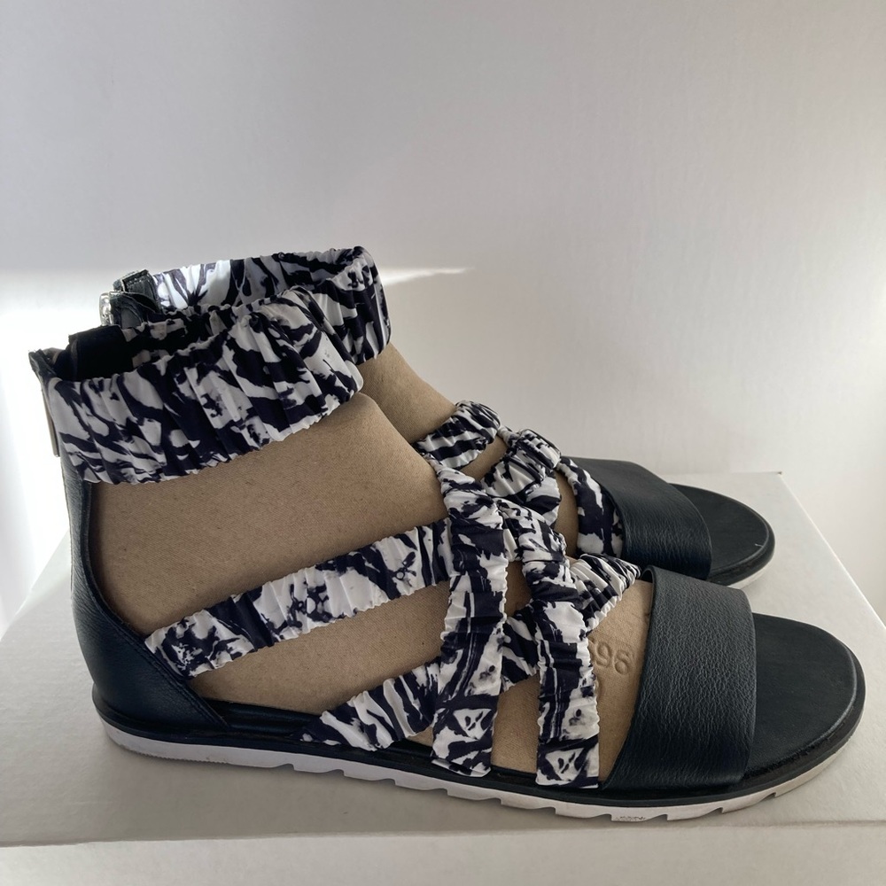 Sorel Ella ll Ankle Strap Patterned Sandal White, Black